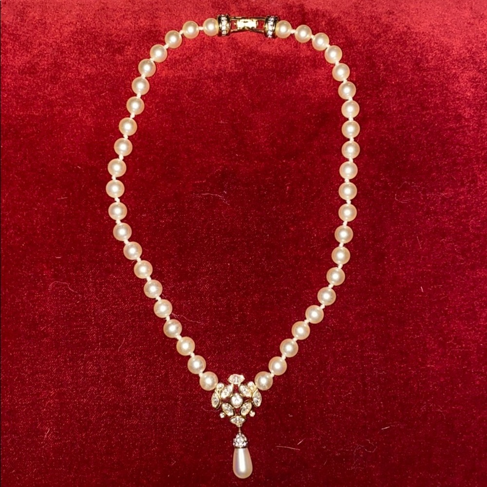 Pearl and crystal necklace